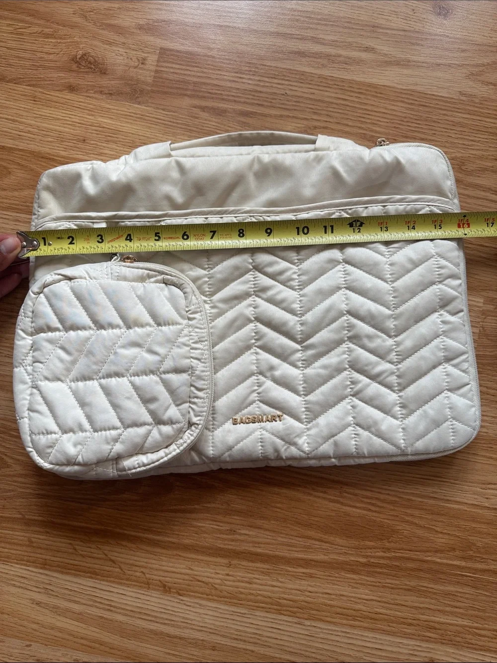 Bagsmart quilted laptop